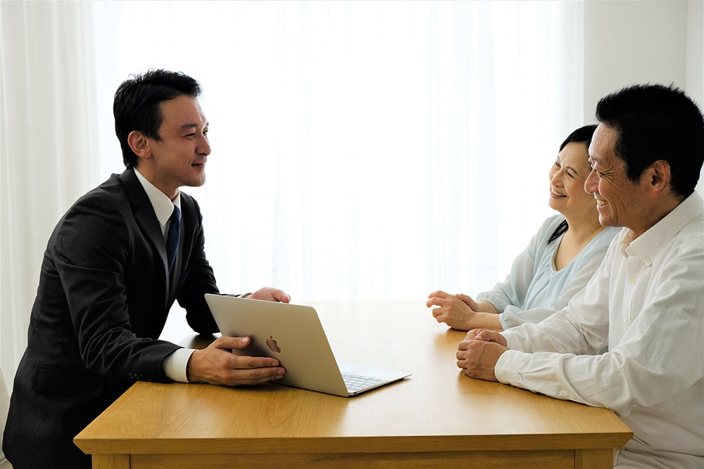 営業マンが親身になってくれる会社を選ぶ