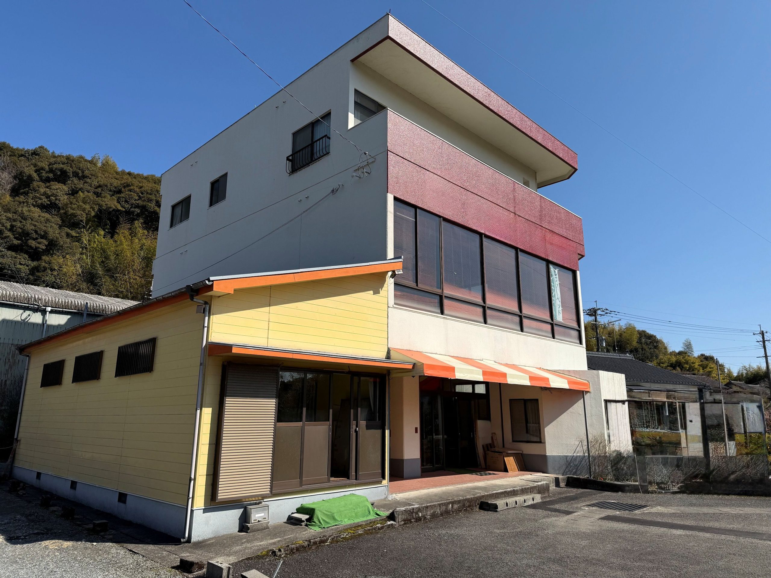 ☆新着！売店舗兼住宅情報！伊集院町麦生田！101.10坪！